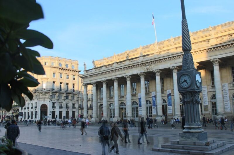 Panoramic Bordeaux Tour in a Premium Vehicule With a Guide - Key Points