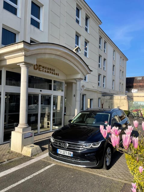 Paris: Private Transfer Airport Paris - Fontainebleau - Key Points