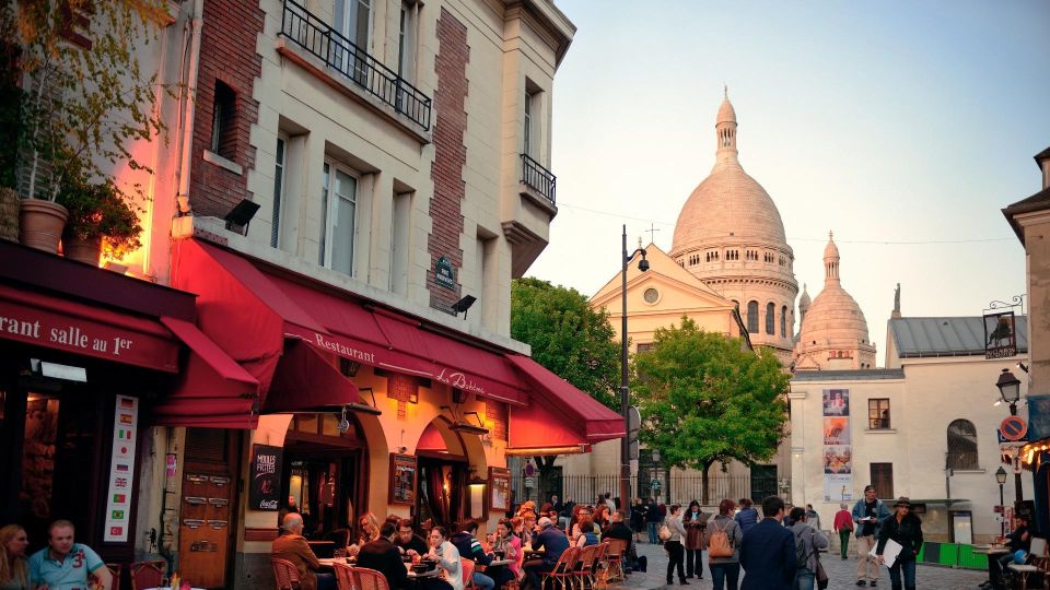 Paris:Private Montmartre Tour & Sacre Coeur With Local Guide - Key Points