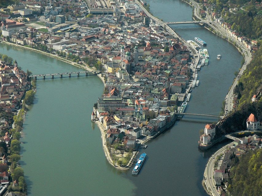 Passau: Private One-Way Transfer to Prague - Key Points