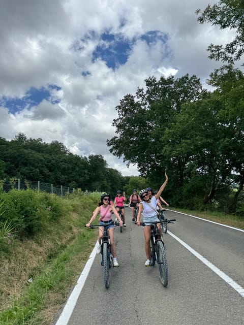 Peccioli: Bachelorette Party on Bicycle in Tuscany - Key Points