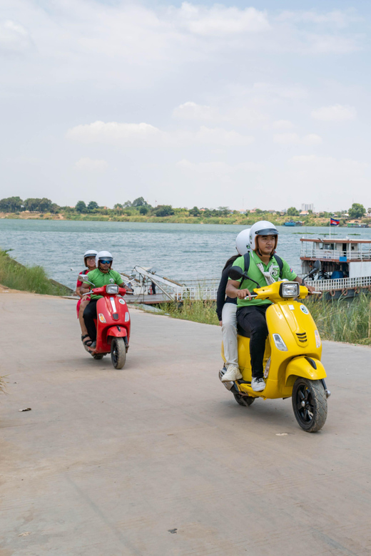 Phnom Penh Silk Island Sunset Haft Day Vespa Tour - Good To Know