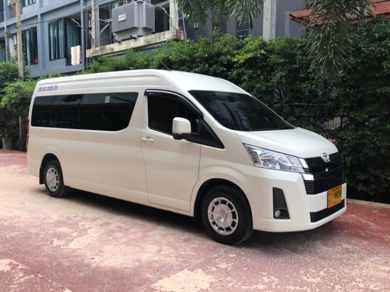 Phuket: Old Town, Chalong Temple, and Great Buddha Van Tour - Key Points