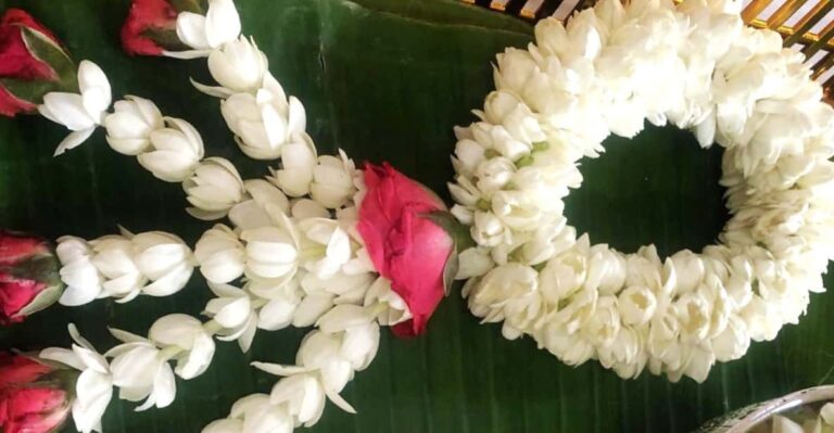 Phuket: Thai Flower Garland Making Workshop