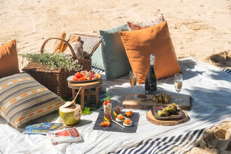 Picnic Set at My Beach Resort - Key Points