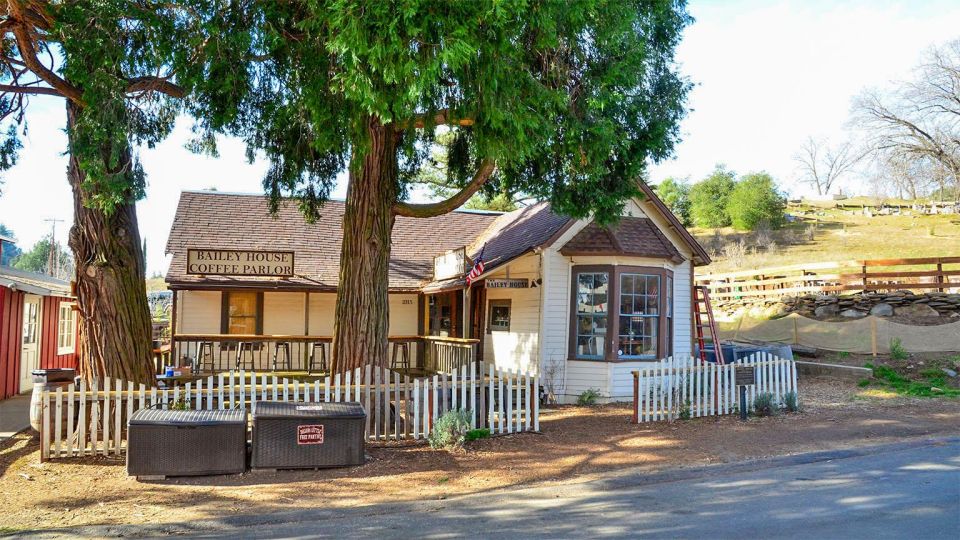 Pies & Pickaxes: A Historic Walking Tour of Julian, CA - Key Points