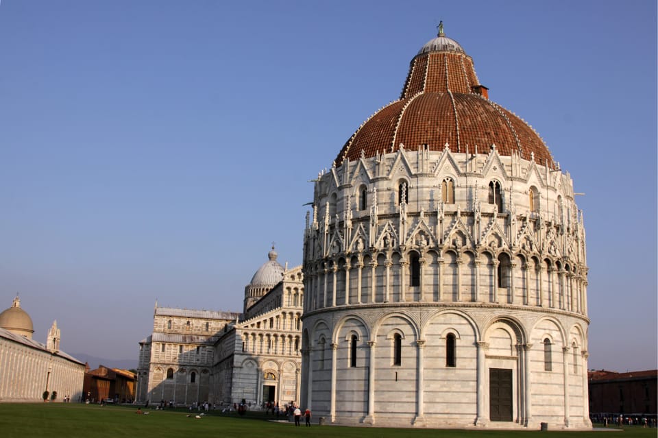 Pisa: First Discovery Walk and Reading Walking Tour - Key Points