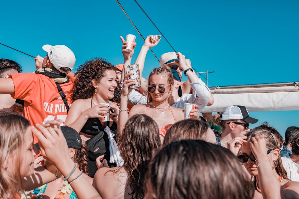 Playa De Palma: Boat Party With Dj, Buffet and Entertainment - Key Points