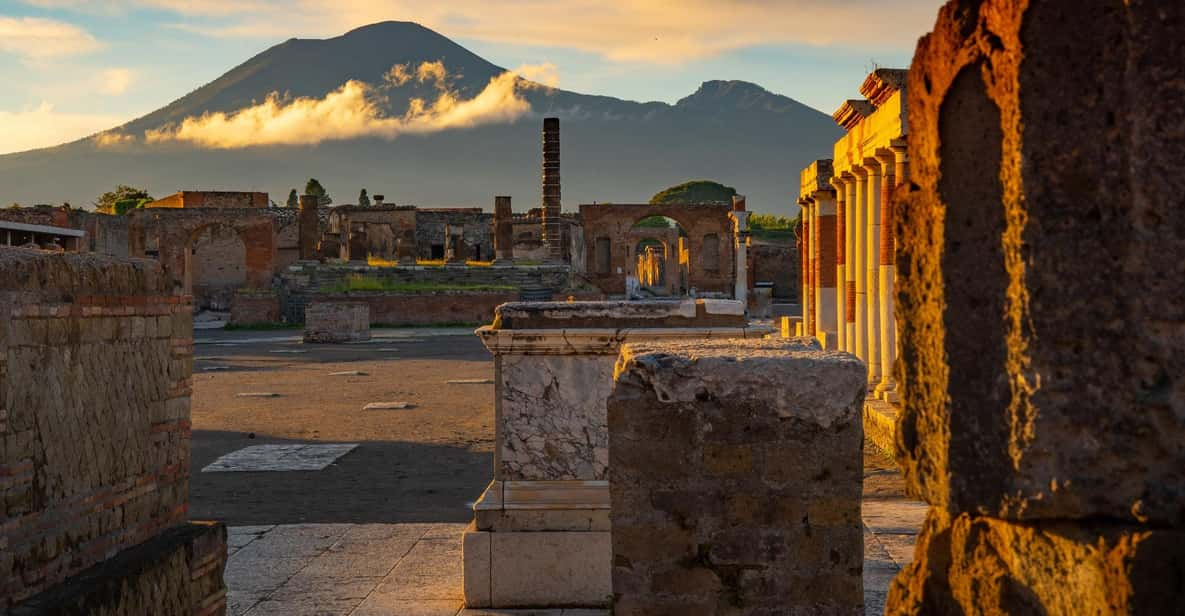 Pompeii: Luggage Storage Service Close to the Entrance - Service Overview