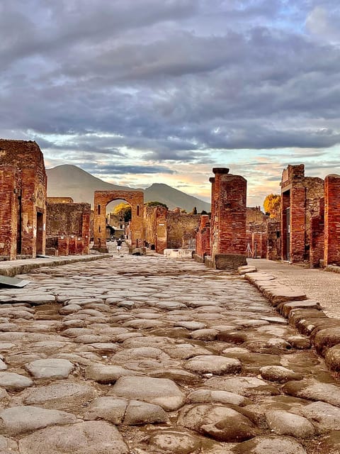 Pompeii Sunset Tour - Key Points