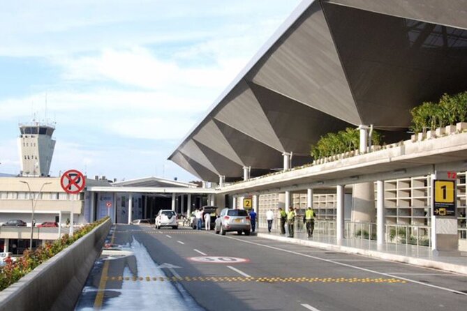 Private Arrival or Departure Transfer: Alfonso Bonilla Aragón Airport - Good To Know