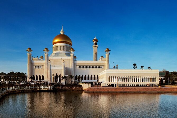 Private Bandar Highlight & Water Village Tour - Good To Know