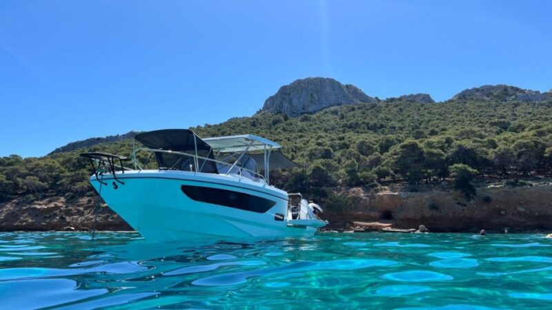 Private Boat Rental to Swim at Athenian Riviera With Skipper - Key Points