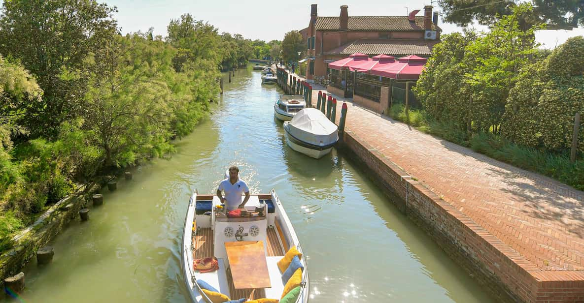 Private Boat Tour to Murano, Burano With Local Real Guide - Key Points