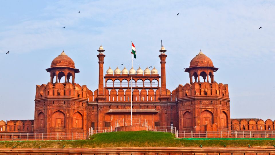 Private Full-Day Old and New Delhi Tour With Guide - Key Points