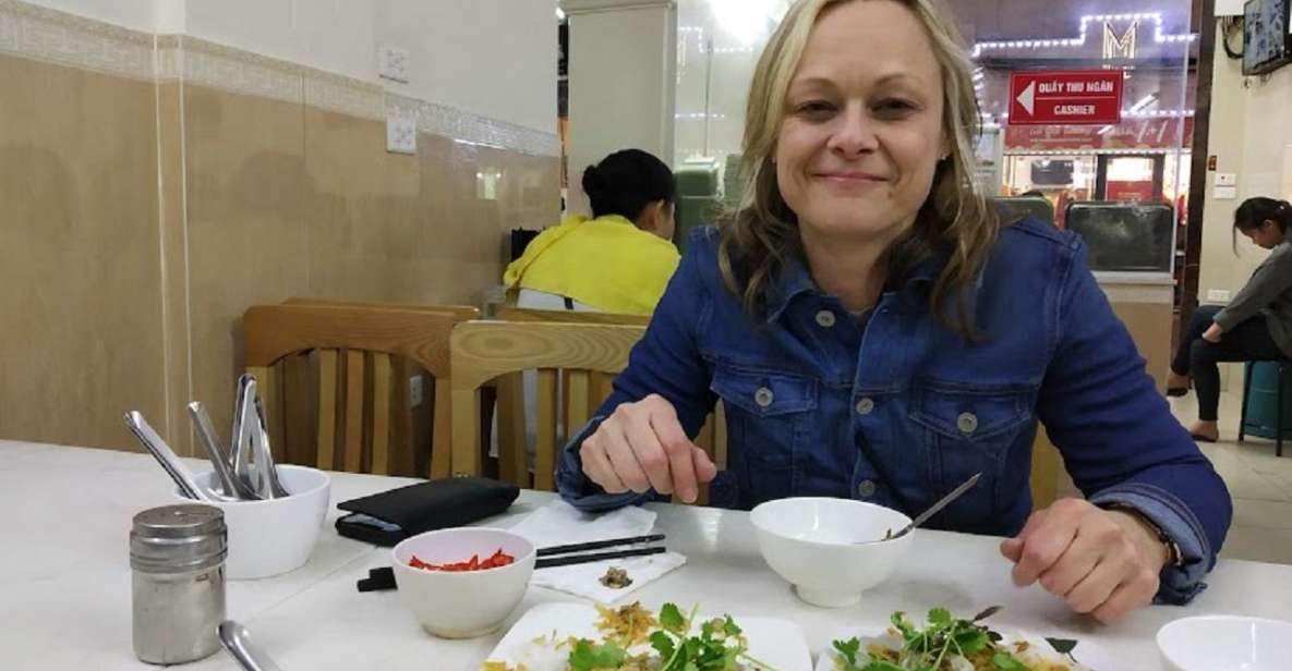 Private Hidden Hanoi Street Food Walking Tour With a Local - Key Points