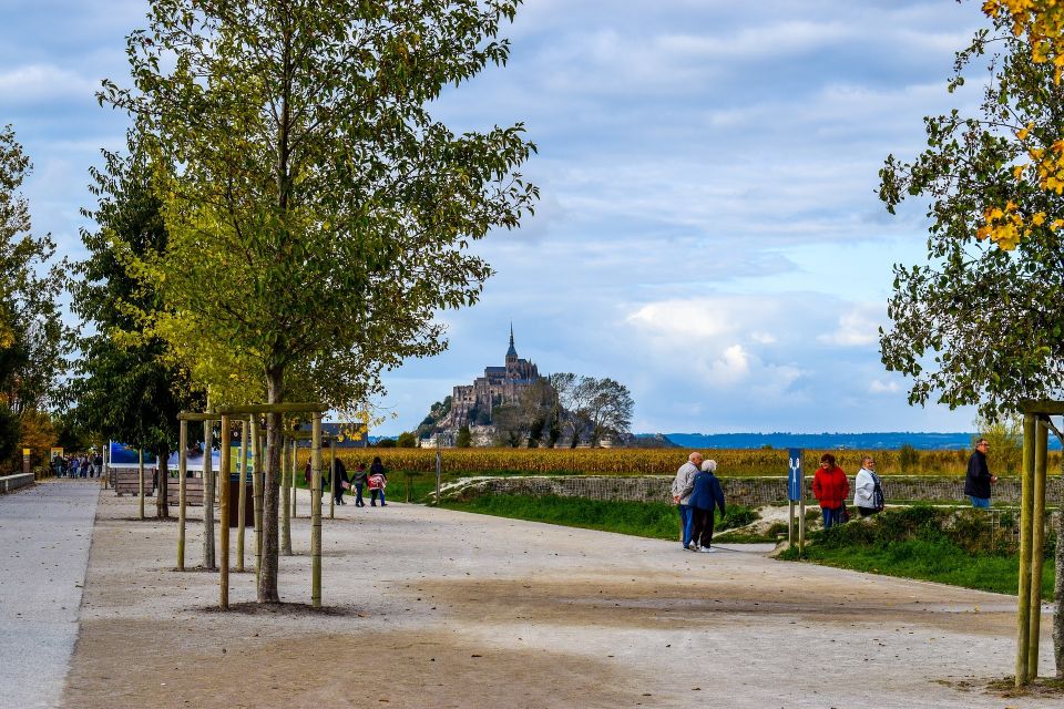 Private Mont Saint-Michel Family Walking Tour - Key Points