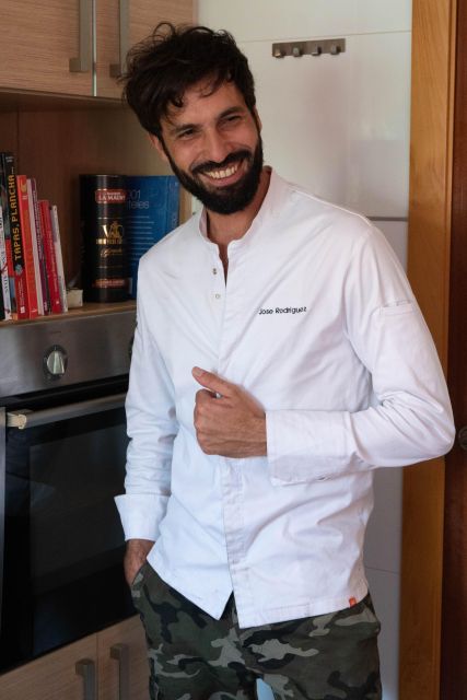Private Paella & Tapas Cooking Class in a Local Chefs Home - Key Points