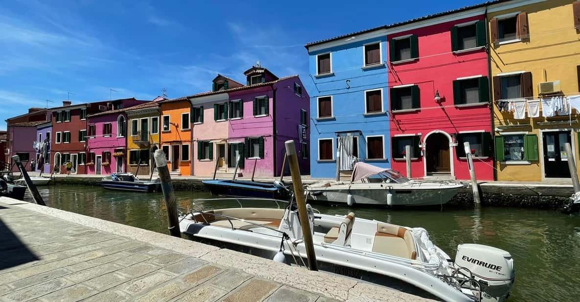 Private Photoshoot on a Boat in Burano - Key Points