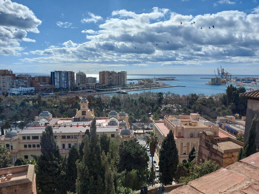 Private Walking Tour: Cathedral, Alcazaba and Roman Theatre - Key Points