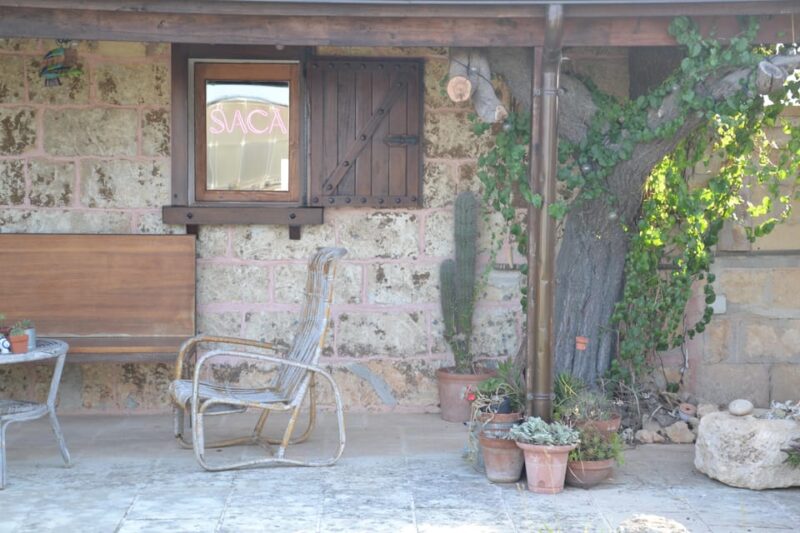 Puglia: Gin Distillery Tour in a 19TH Century Pajara - Key Points