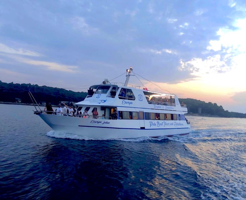 Pula: Exclusive Dolphin & Sunset Cruise With Dinner & Drinks - Good To Know