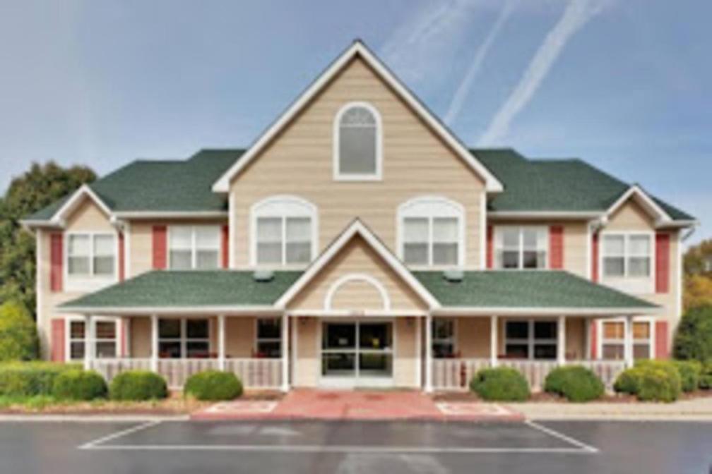 Radiant Inn and Suites Review
