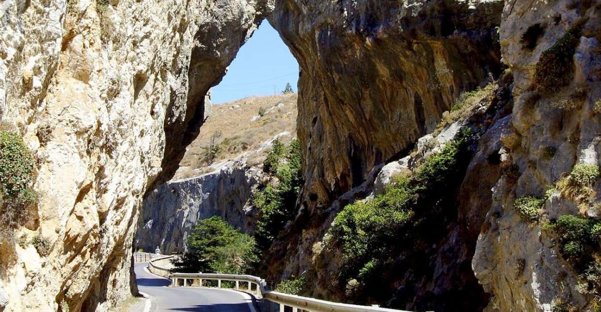 Rethymno Old Town - Preveli Beach - Kourtaliotiko Gorge - Key Points