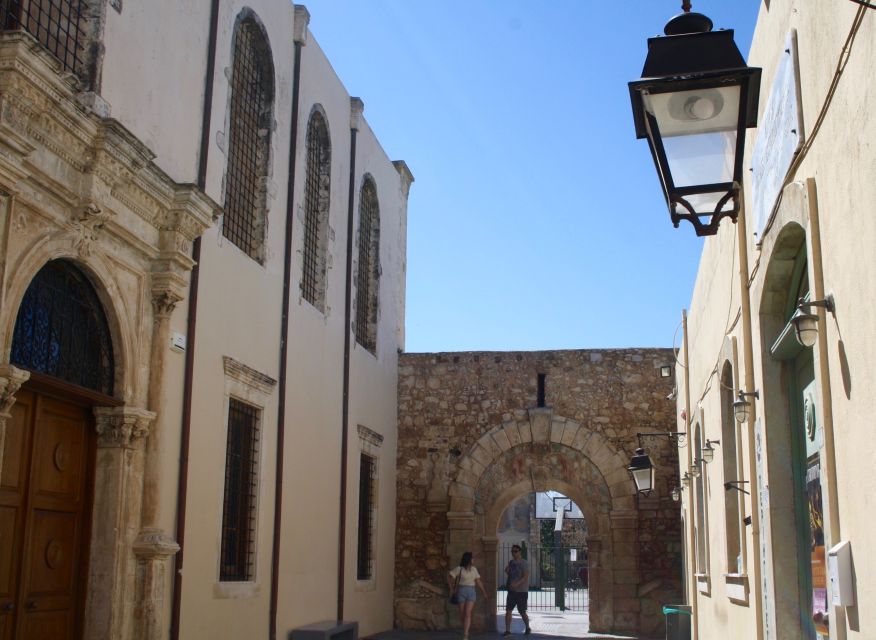 Rethymno: Private Old Town Highlights Tour With Street Food - Key Points