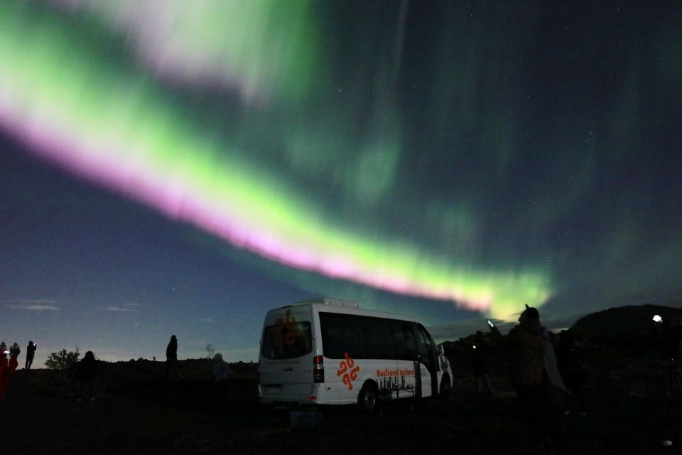 Reykjavik: Northern Lights Group Tour With Photos - Key Points