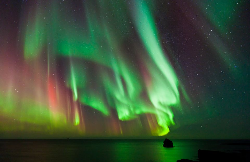 Reykjavik: Premium Northern Lights Tour With Free Photos - Key Points