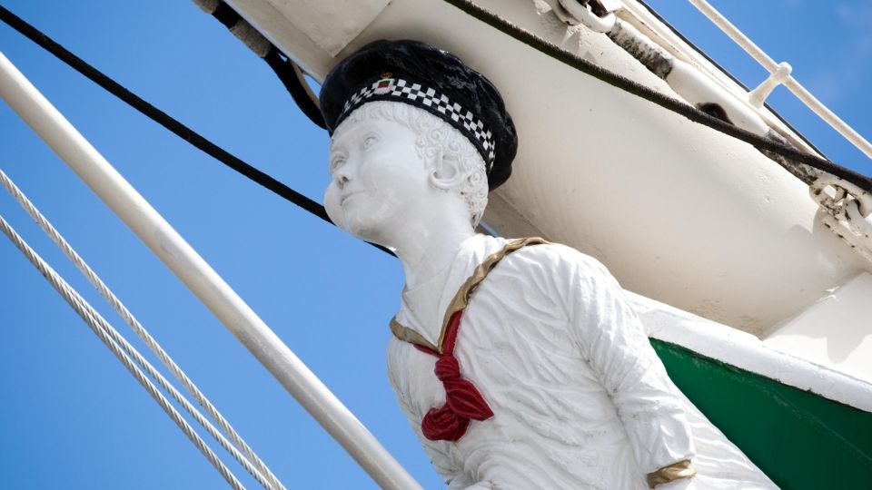 Rickmer Rickmers Museum Guided Tour With Transfers - Key Points