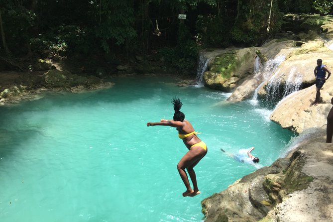 Roundtrip Private Shuttle From Ocho Rios to Blue Hole and Back - Pricing and Cancellation Policy