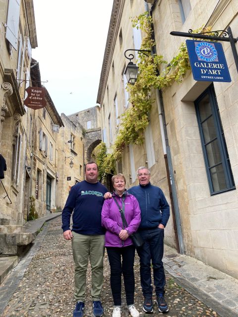 Saint-Emilion: Small Group Guided Walking Tour - Key Points