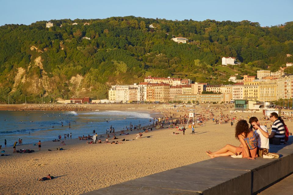 San Sebastian: Small Group Bike Tour - Key Points