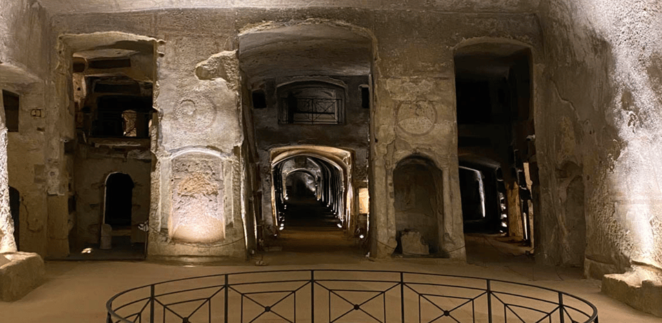 Sanità Tour: Ancient Catacombs in a Folkloric Neighborhood - Key Points