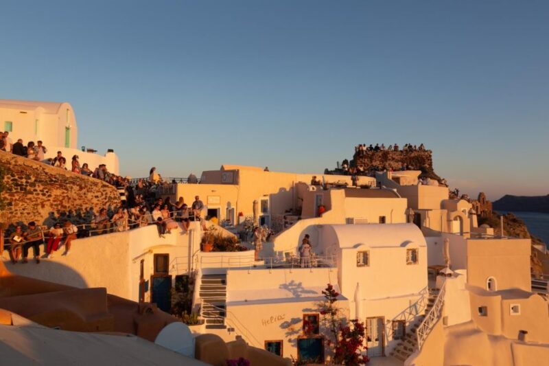 Santorini: Roundtrip Transfer To Oia - Key Points