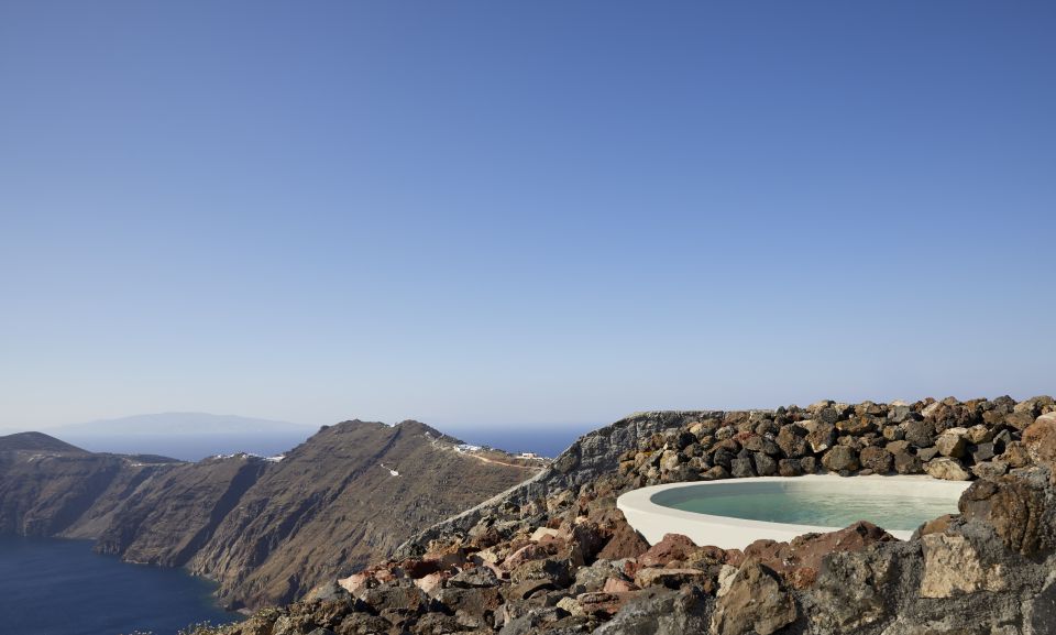 Santorini: Volcanic Hot-Tub Experience With Caldera Views - Key Points