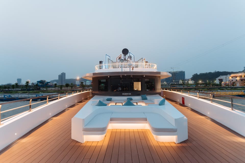 Saquila Yacht Halong Bay: Night Trip-Sunset Views, Dining - Key Points