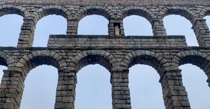Segovia Genial: Private Guided Walking Tour/Alcazar (option) - Key Points