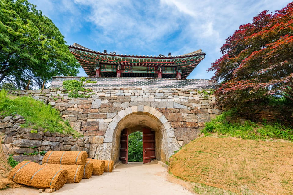 Seoul: UNESCO Namhansanseong & Starlight Garden Night View - Key Points