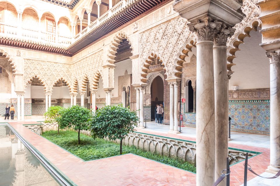 Seville: Cathedral, Giralda & Alcazar Entry With Guided Tour - Key Points