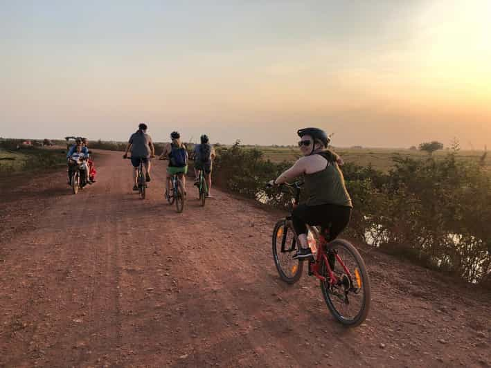 Siem Reap Half Day By Bicycle Sunset On The Bank Of Lake - Good To Know