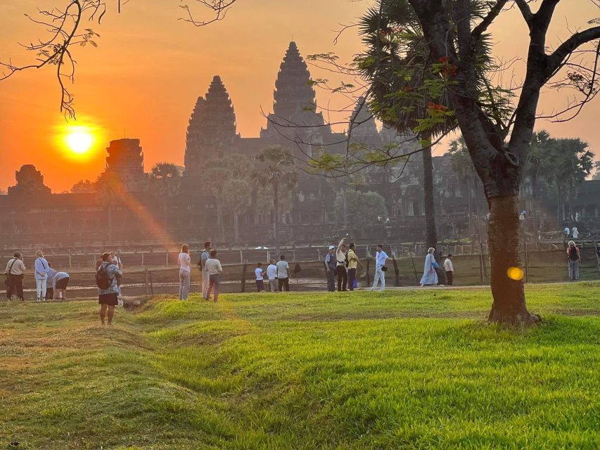 Siem Reap: One Way Transfer From Airport & Temples Tour - Good To Know