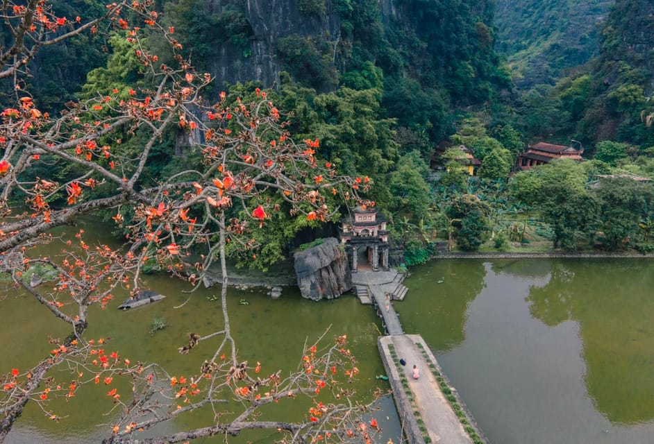 Small Group of 9 Guided Tour: Trang An, Mua Cave, Bich Dong - Key Points