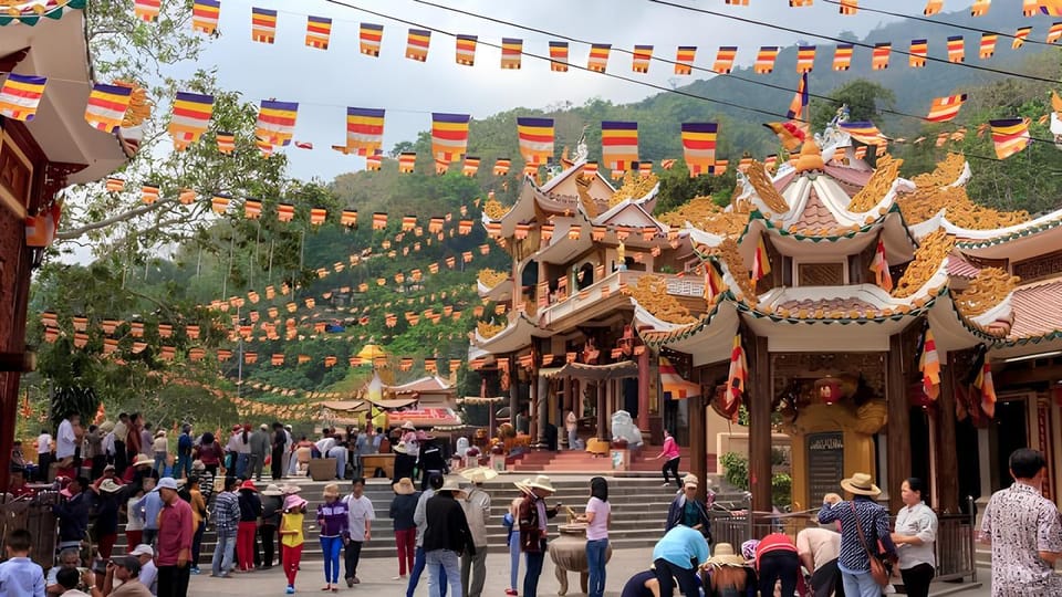 Spiritual Journey: Cao Dai and Ba Den Mountain Group Tour - Key Points