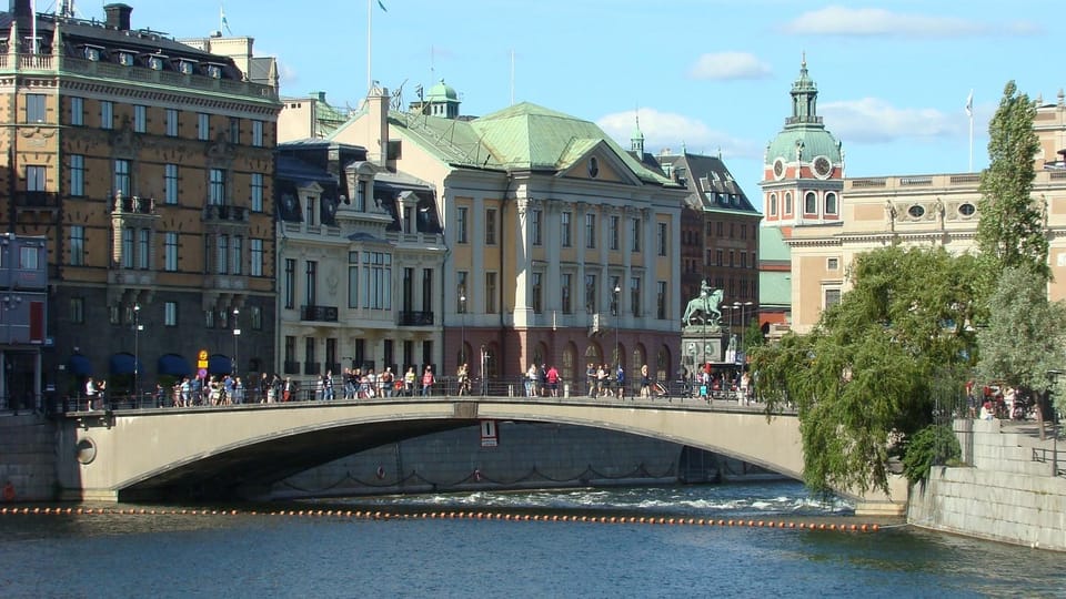 Stockholm: Old Town Walking Tour and the Vasa Museum - Key Points