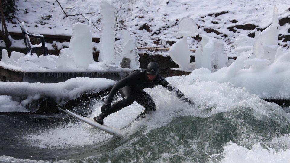 Surfing on Munich All Year Even Winter: Englischer Garten - Key Points