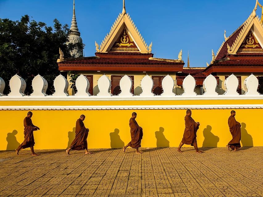 PhnomPenh: 2 Days of Richest History And Culture of the City