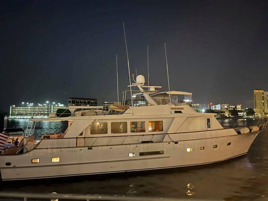 Tampa Bay: Luxury Yacht Charter Experience - Key Points